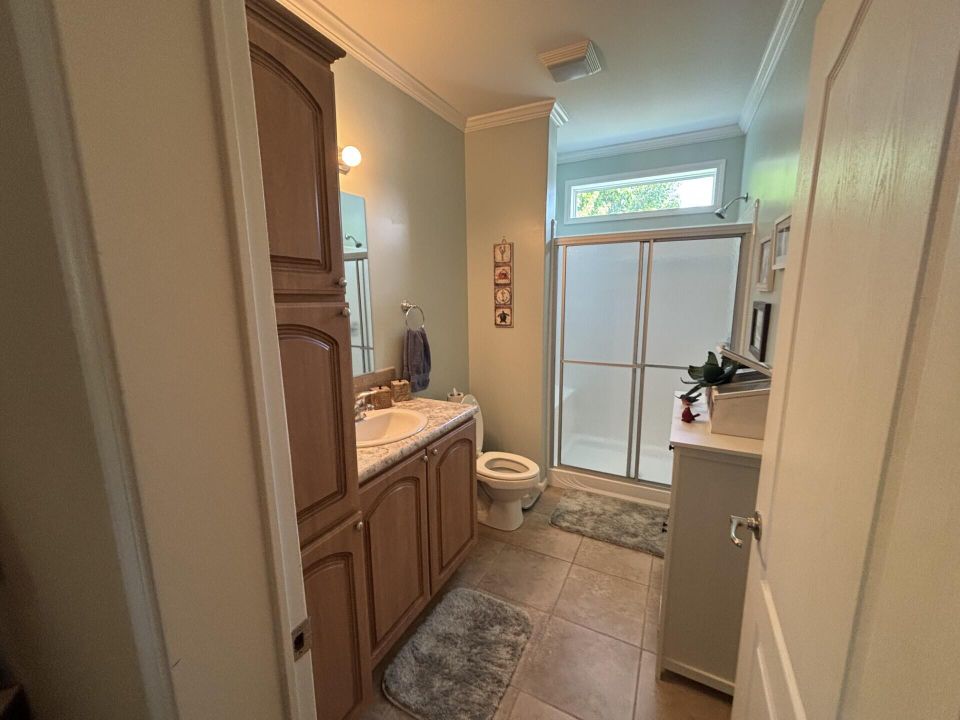 For Sale: $94,900 (2 beds, 2 baths, 1352 Square Feet)