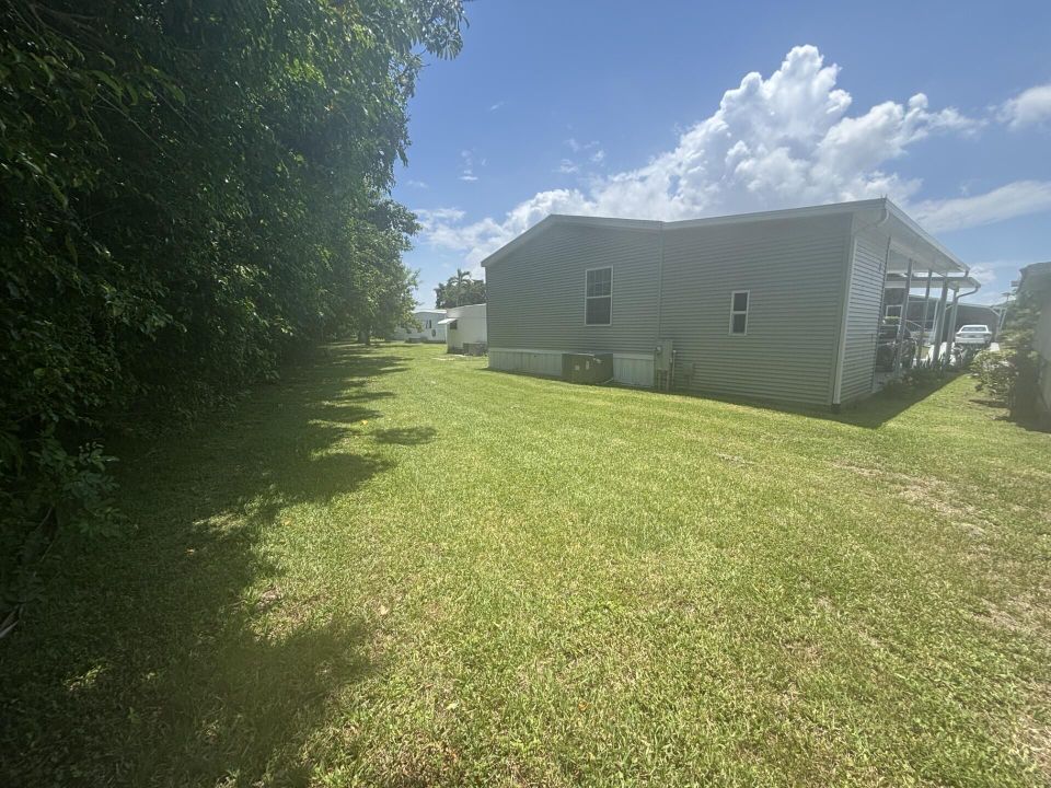 For Sale: $94,900 (2 beds, 2 baths, 1352 Square Feet)