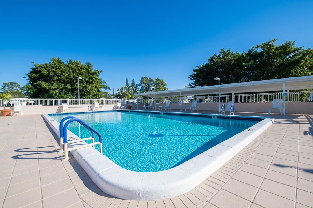 For Sale: $94,900 (2 beds, 2 baths, 1352 Square Feet)