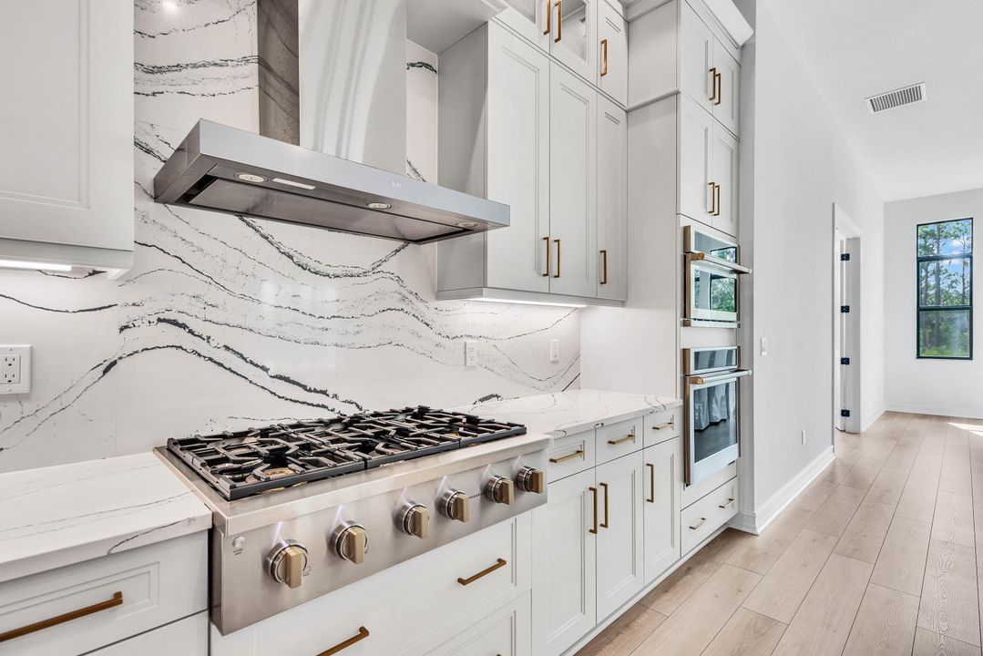 For Sale: $1,997,500 (5 beds, 5 baths, 5093 Square Feet)