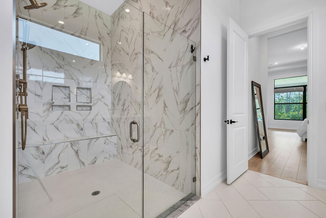 For Sale: $1,997,500 (5 beds, 5 baths, 5093 Square Feet)