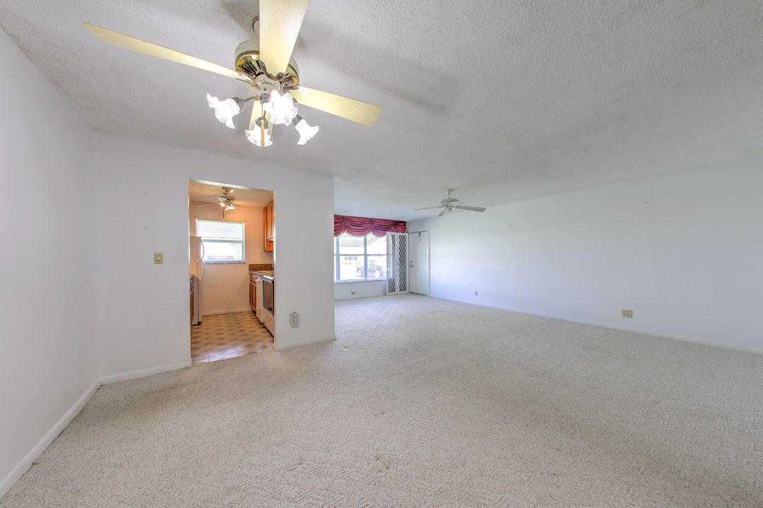 For Sale: $90,000 (1 beds, 1 baths, 994 Square Feet)