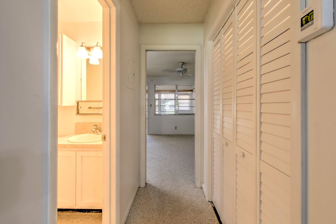For Sale: $90,000 (1 beds, 1 baths, 994 Square Feet)