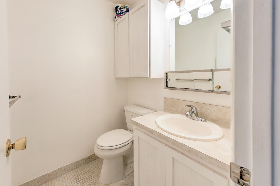 For Sale: $90,000 (1 beds, 1 baths, 994 Square Feet)