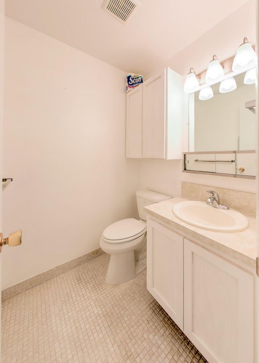 For Sale: $90,000 (1 beds, 1 baths, 994 Square Feet)