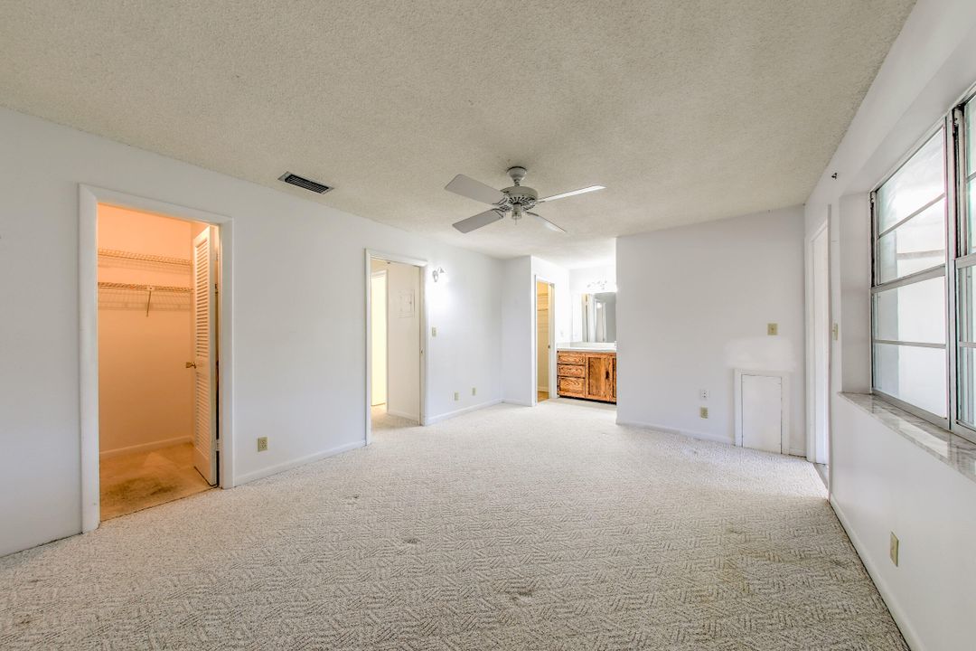 For Sale: $90,000 (1 beds, 1 baths, 994 Square Feet)