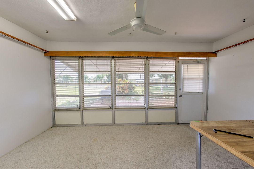 For Sale: $90,000 (1 beds, 1 baths, 994 Square Feet)