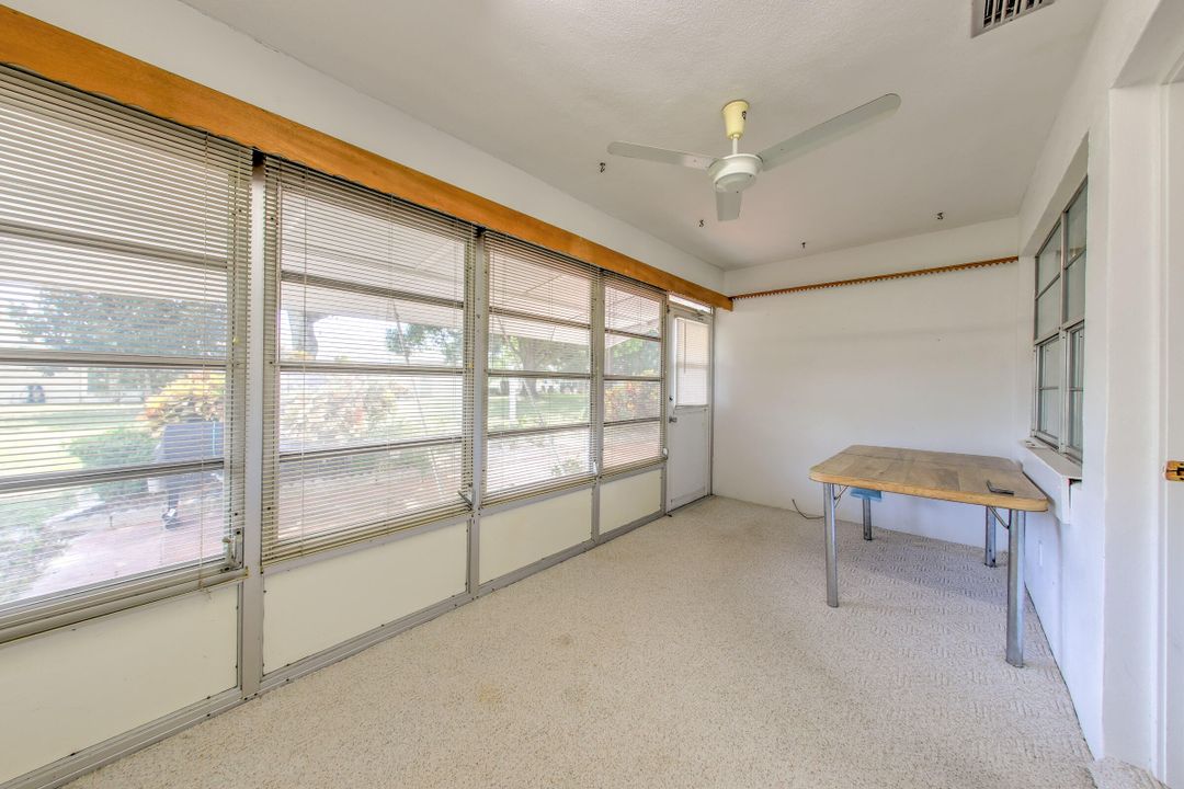 For Sale: $90,000 (1 beds, 1 baths, 994 Square Feet)