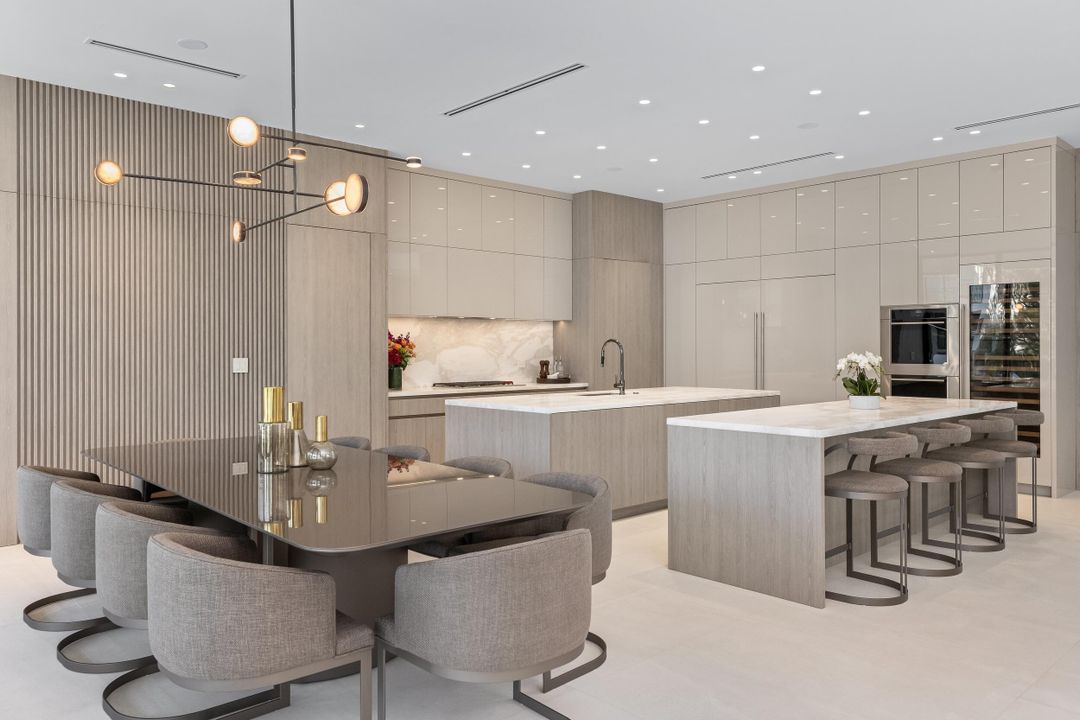 待售: $11,995,000 (5 贝兹, 7 浴室, 7898 平方英尺)