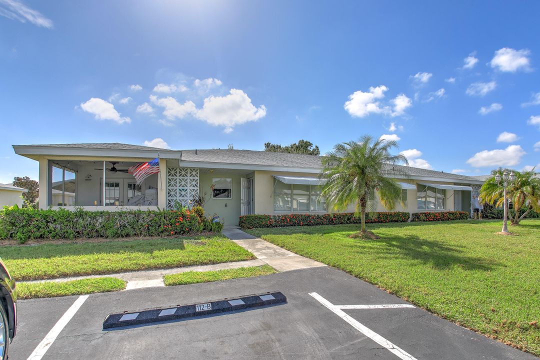 For Sale: $90,000 (1 beds, 1 baths, 994 Square Feet)