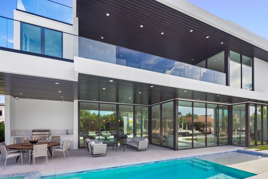 待售: $11,995,000 (5 贝兹, 7 浴室, 7898 平方英尺)