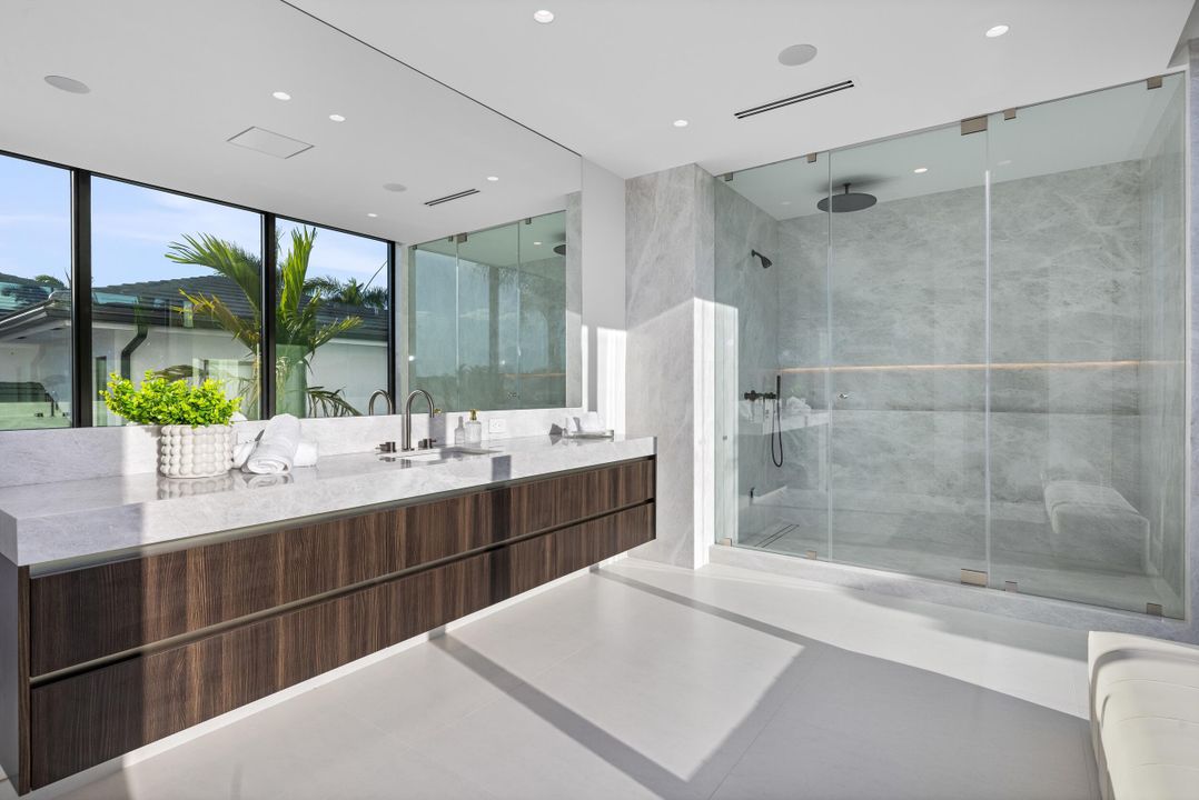 待售: $11,995,000 (5 贝兹, 7 浴室, 7898 平方英尺)