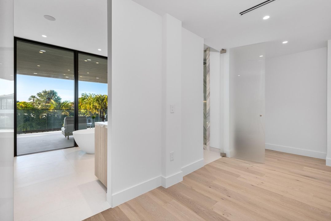 待售: $11,995,000 (5 贝兹, 7 浴室, 7898 平方英尺)