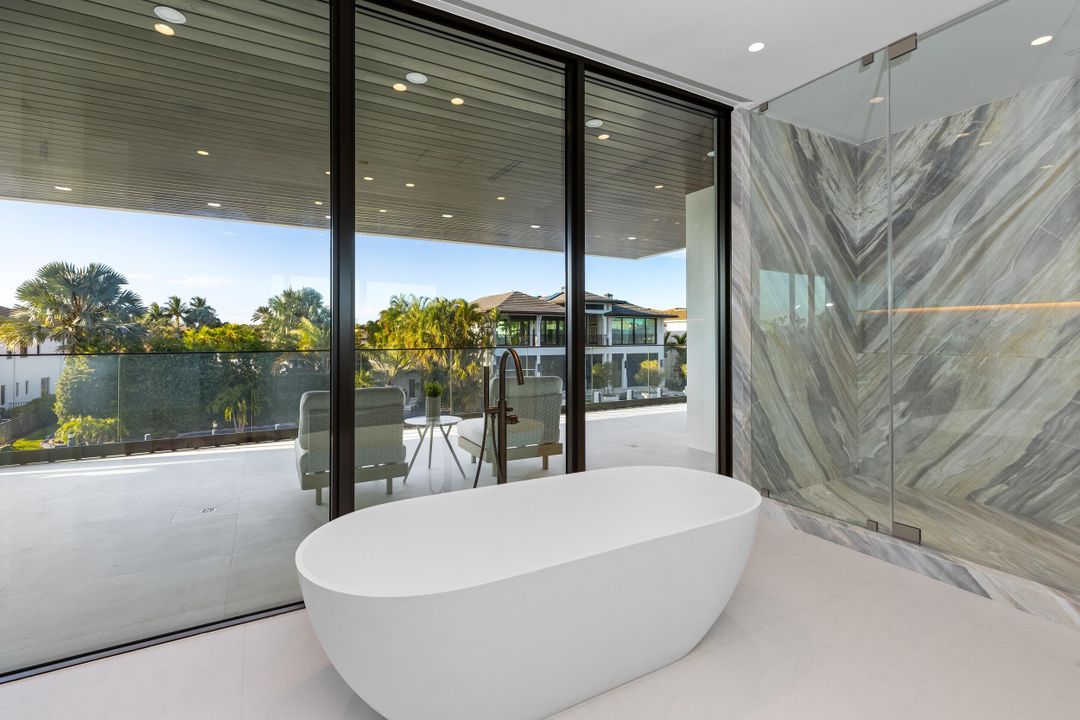 待售: $11,995,000 (5 贝兹, 7 浴室, 7898 平方英尺)