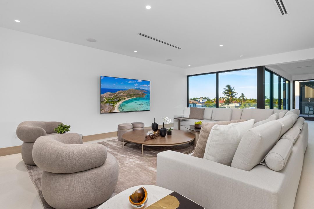 待售: $11,995,000 (5 贝兹, 7 浴室, 7898 平方英尺)