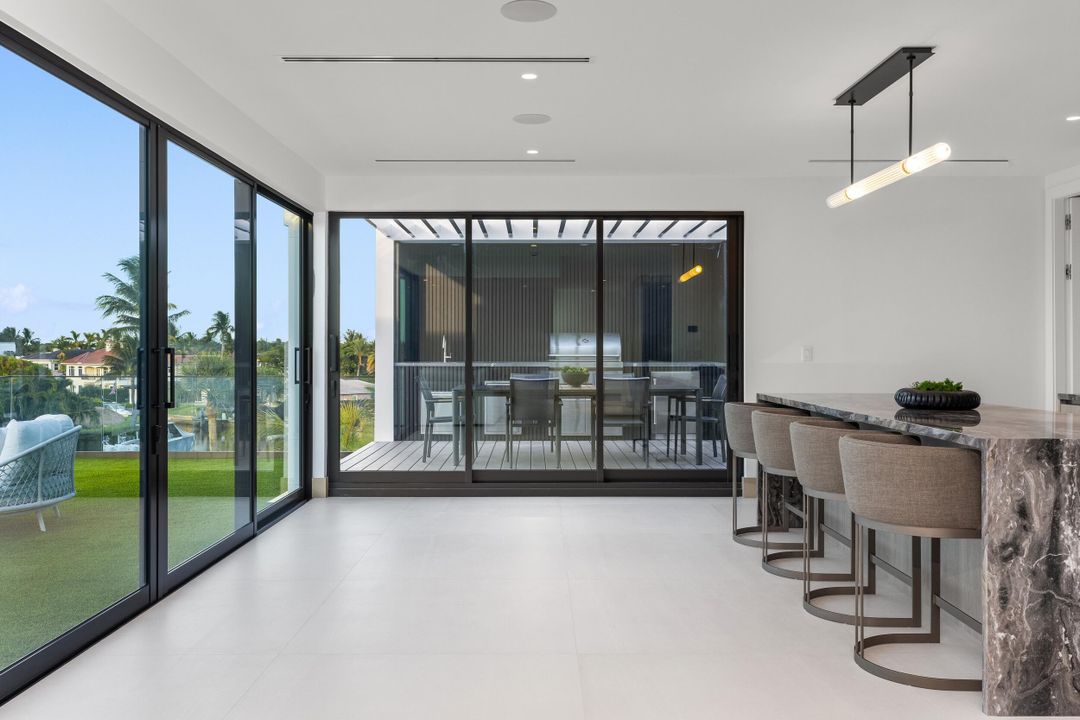 待售: $11,995,000 (5 贝兹, 7 浴室, 7898 平方英尺)