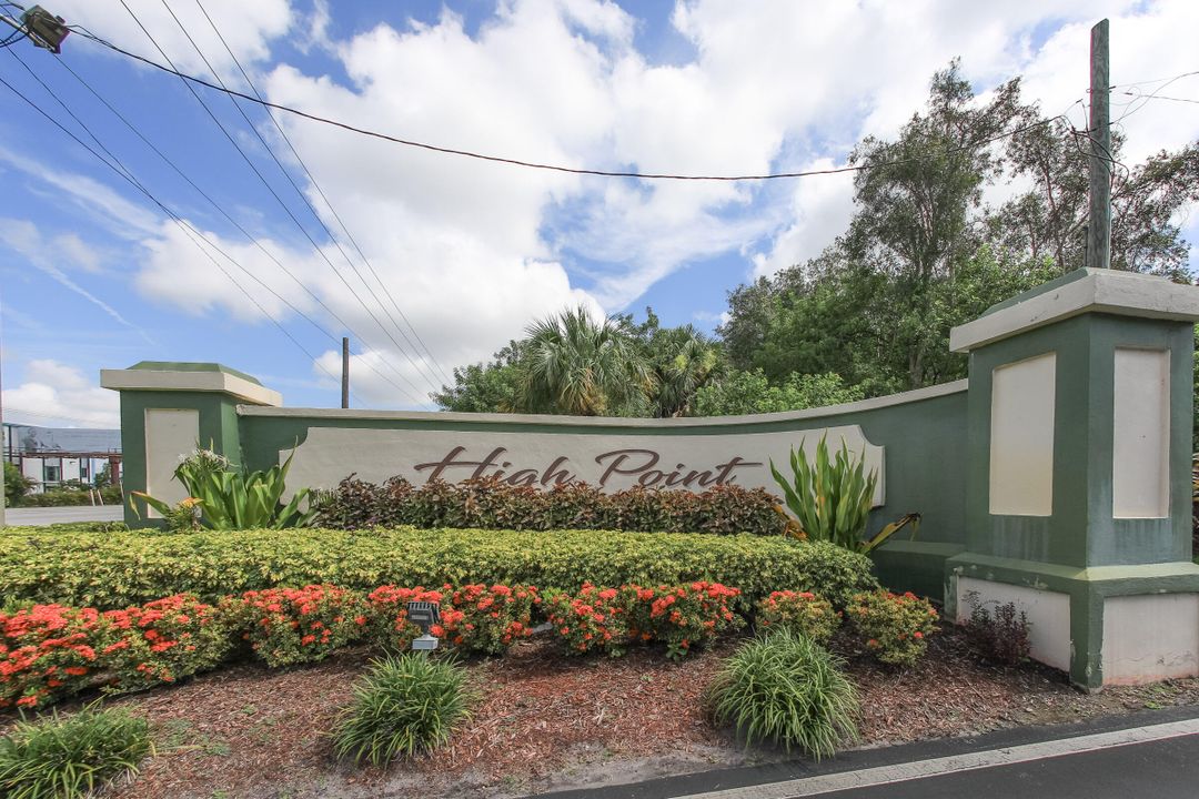 For Sale: $90,000 (1 beds, 1 baths, 994 Square Feet)