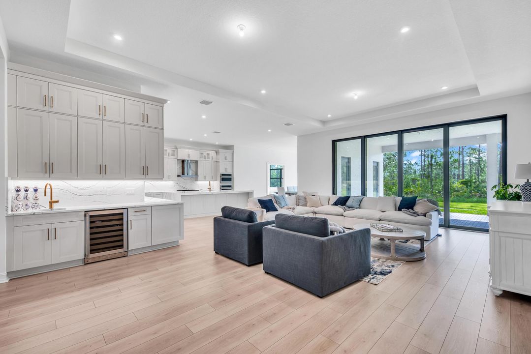 For Sale: $1,997,500 (5 beds, 5 baths, 5093 Square Feet)