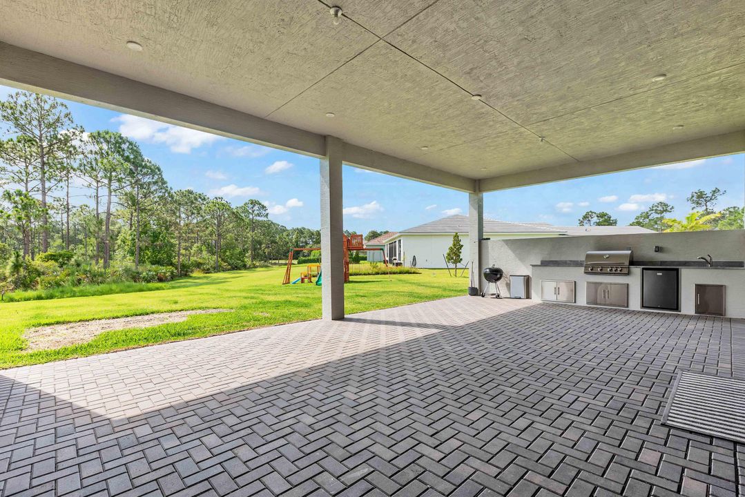 For Sale: $1,997,500 (5 beds, 5 baths, 5093 Square Feet)