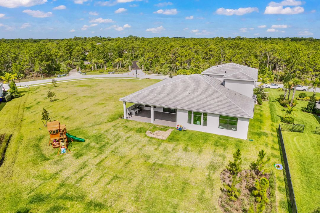 For Sale: $1,997,500 (5 beds, 5 baths, 5093 Square Feet)