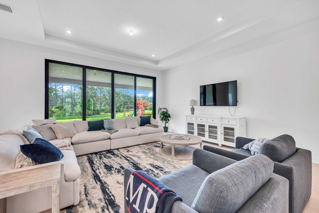 For Sale: $1,997,500 (5 beds, 5 baths, 5093 Square Feet)