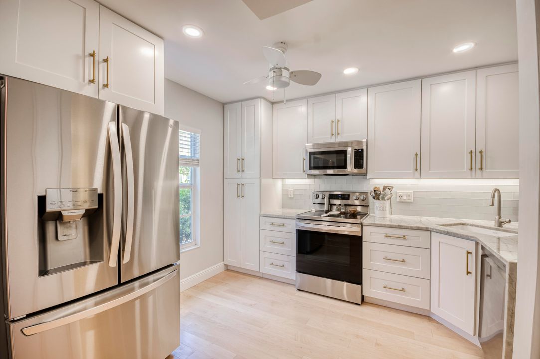 Под контрактом: $248,990 (2 спален, 2 ванн, 1230 Квадратных фут)