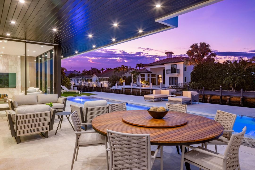 待售: $11,995,000 (5 贝兹, 7 浴室, 7898 平方英尺)