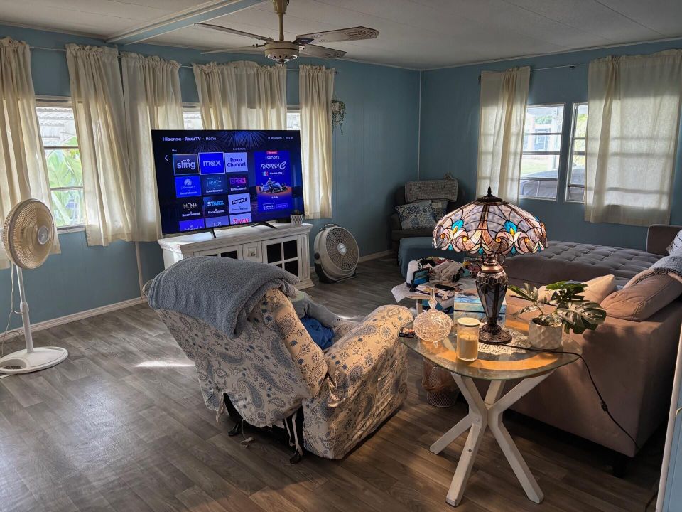 待售: $55,000 (2 贝兹, 2 浴室, 1200 平方英尺)