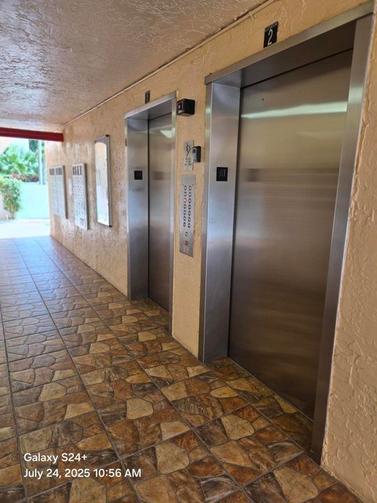 For Sale: $102,500 (1 beds, 2 baths, 925 Square Feet)