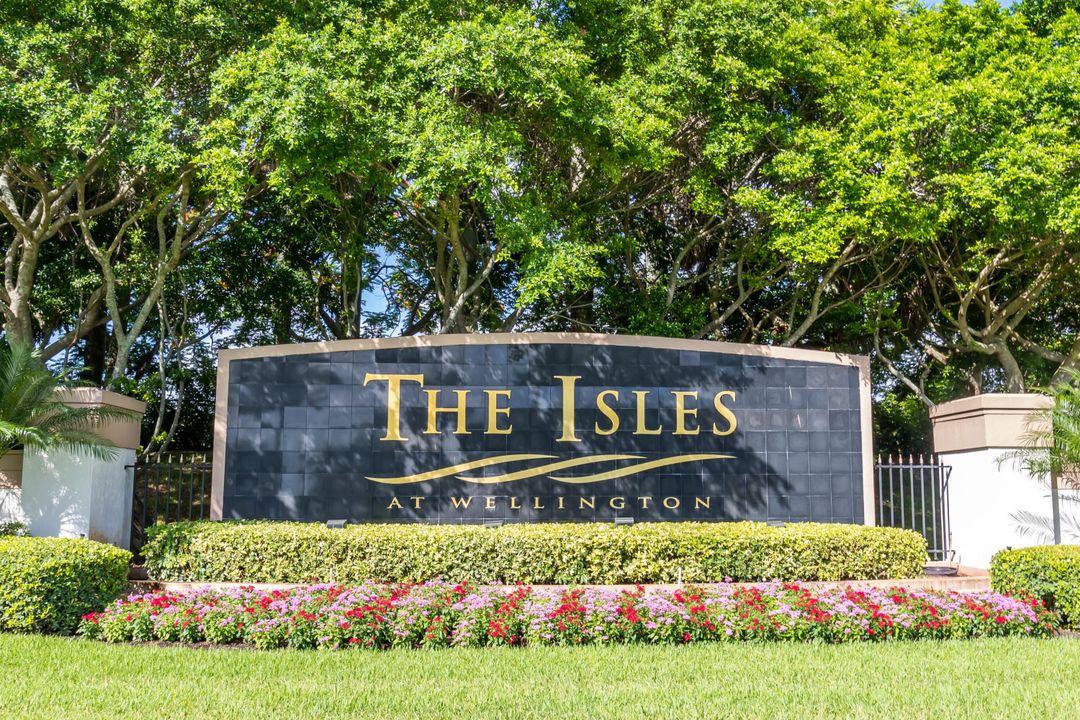 Active With Contract: $15,000 (5 beds, 3 baths, 3280 Square Feet)