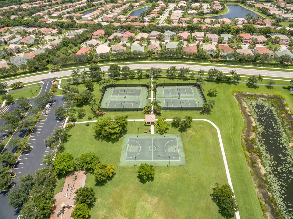 Active With Contract: $15,000 (5 beds, 3 baths, 3280 Square Feet)