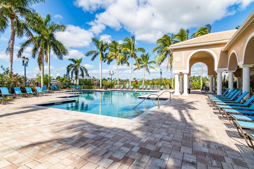 Active With Contract: $15,000 (5 beds, 3 baths, 3280 Square Feet)