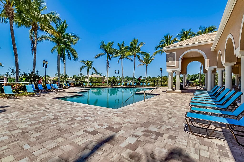 Active With Contract: $15,000 (5 beds, 3 baths, 3280 Square Feet)