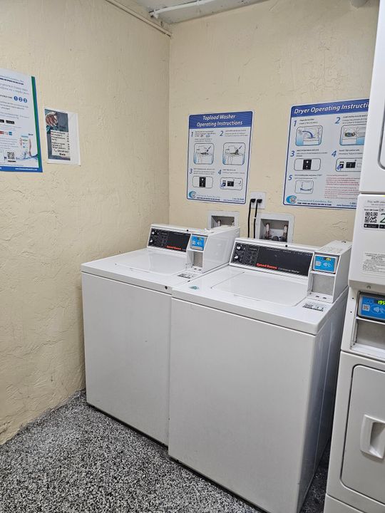 合同活跃: $185,000 (1 贝兹, 1 浴室, 600 平方英尺)