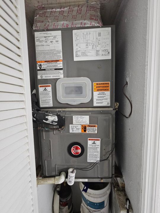 合同活跃: $185,000 (1 贝兹, 1 浴室, 600 平方英尺)