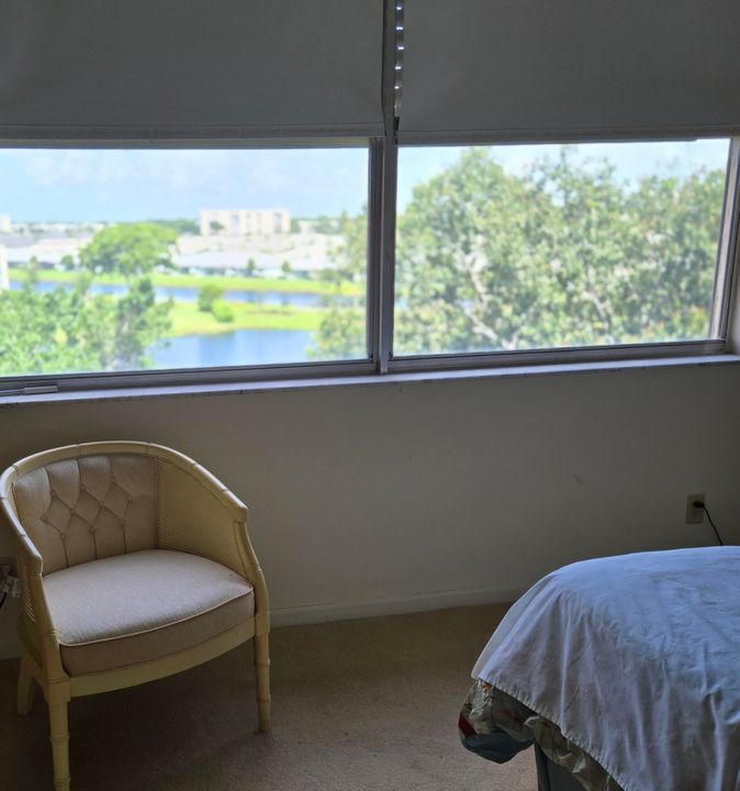 For Sale: $102,500 (1 beds, 2 baths, 925 Square Feet)