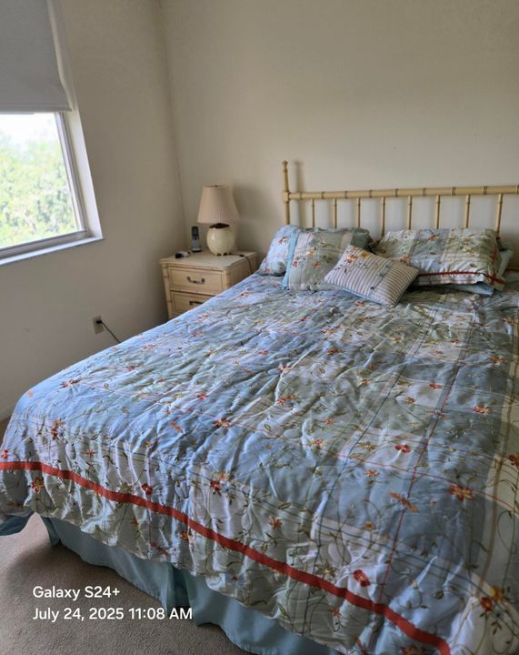 For Sale: $102,500 (1 beds, 2 baths, 925 Square Feet)