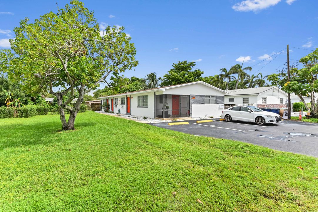 Под контрактом: $1,150,000 (0 спален, 0 ванн, 5220 Квадратных фут)