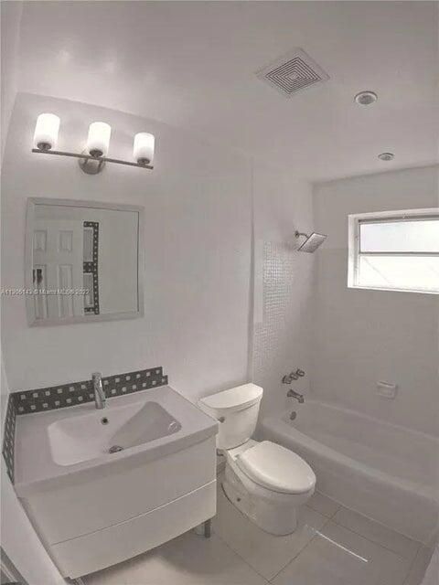 Под контрактом: $1,150,000 (0 спален, 0 ванн, 5220 Квадратных фут)