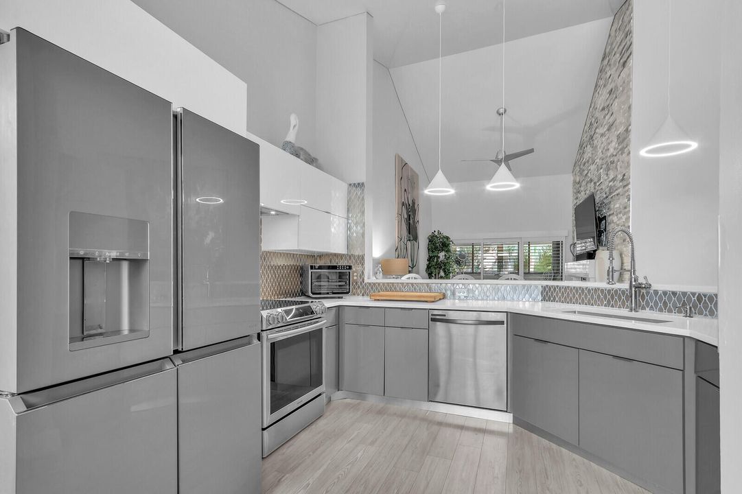 Active With Contract: $6,500 (2 beds, 2 baths, 1451 Square Feet)