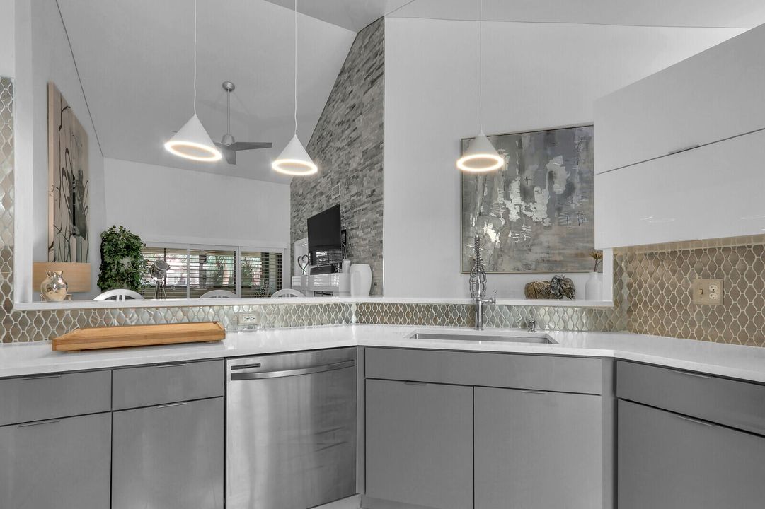 Active With Contract: $6,500 (2 beds, 2 baths, 1451 Square Feet)