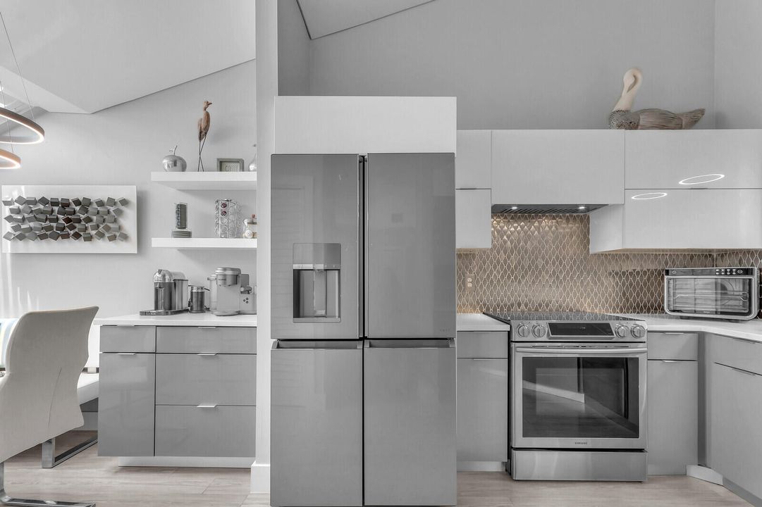 Active With Contract: $6,500 (2 beds, 2 baths, 1451 Square Feet)