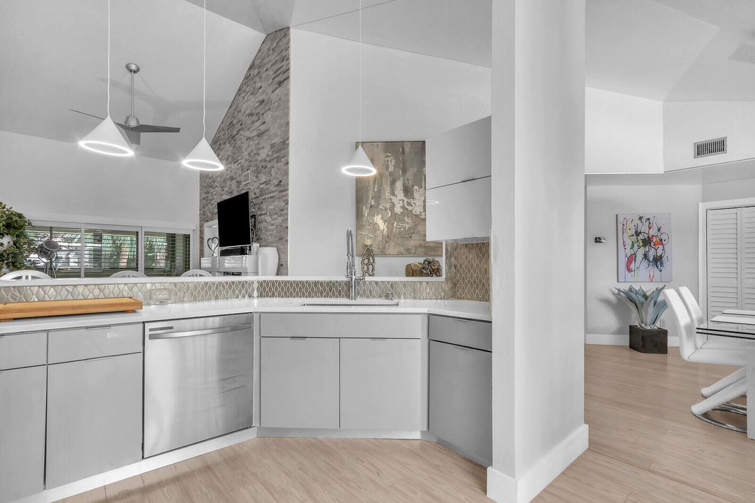 Active With Contract: $6,500 (2 beds, 2 baths, 1451 Square Feet)