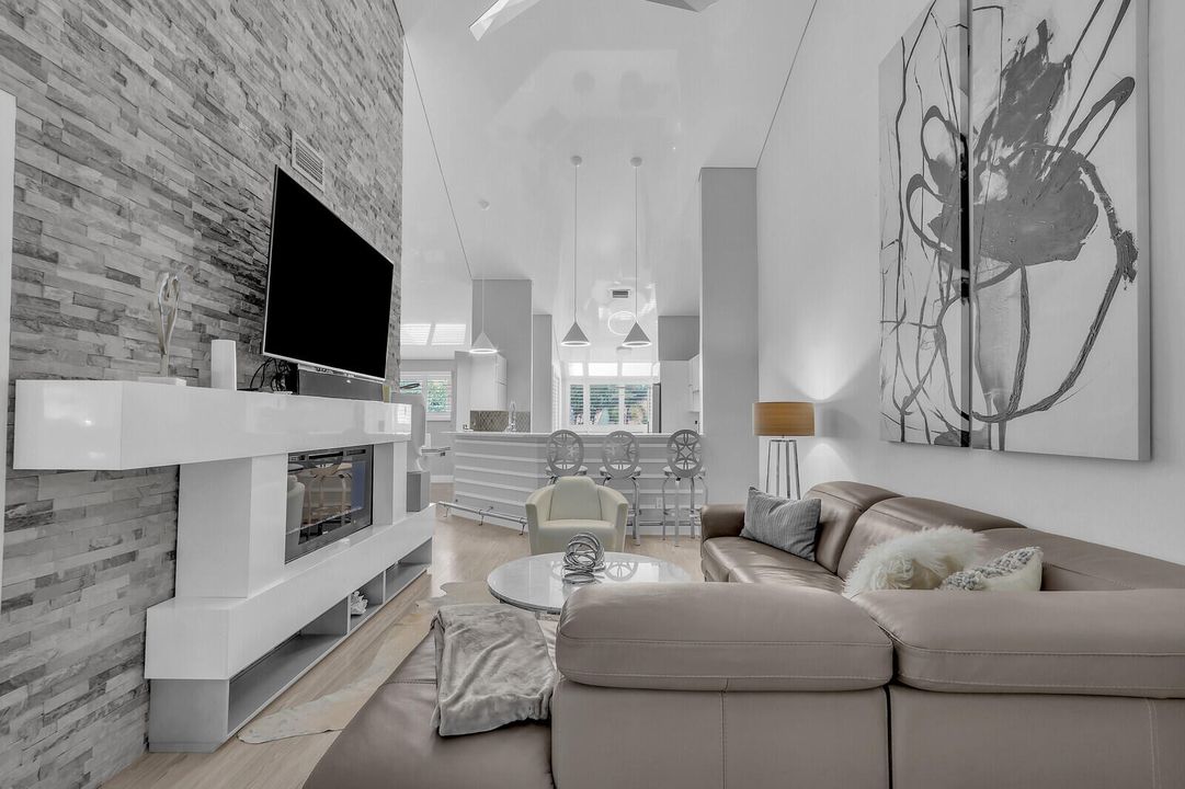 Active With Contract: $6,500 (2 beds, 2 baths, 1451 Square Feet)