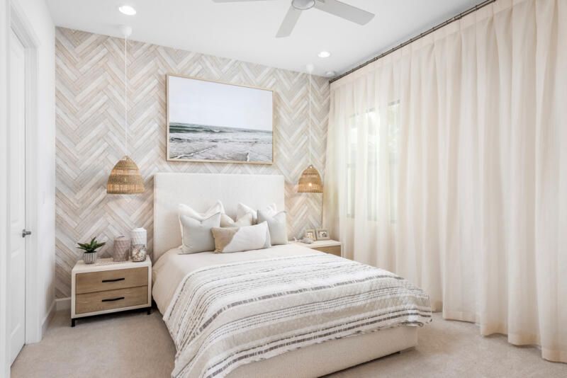 Под контрактом: $1,749,900 (4 спален, 3 ванн, 2448 Квадратных фут)