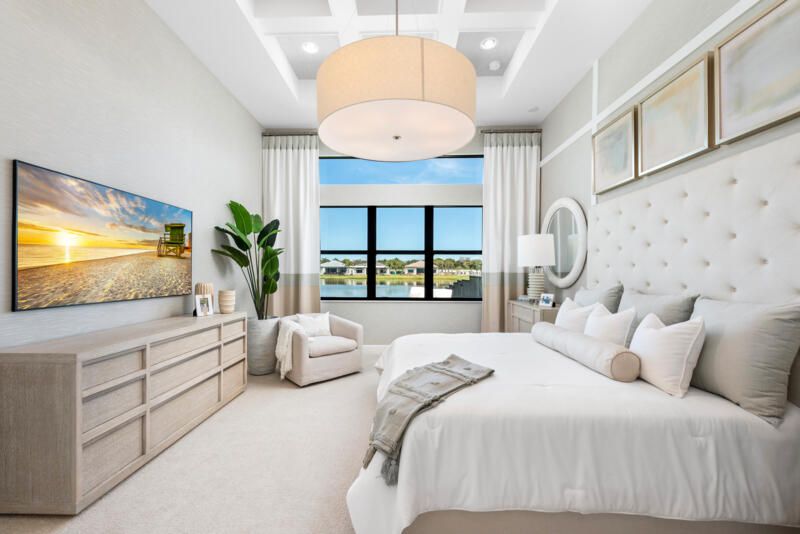 Под контрактом: $1,749,900 (4 спален, 3 ванн, 2448 Квадратных фут)