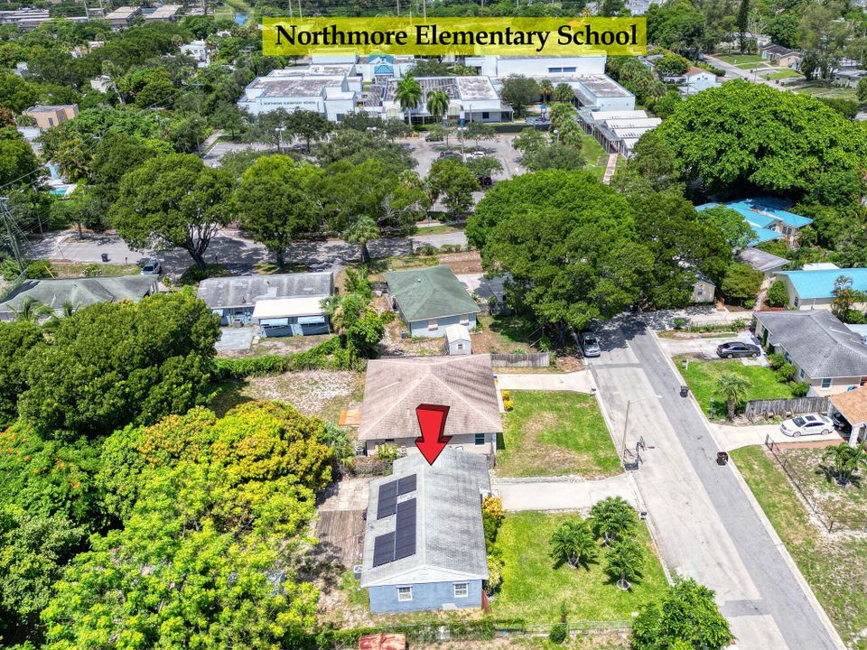 Active With Contract: $310,000 (3 beds, 1 baths, 1060 Square Feet)