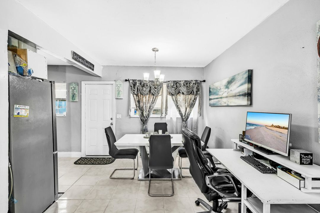 Active With Contract: $310,000 (3 beds, 1 baths, 1060 Square Feet)