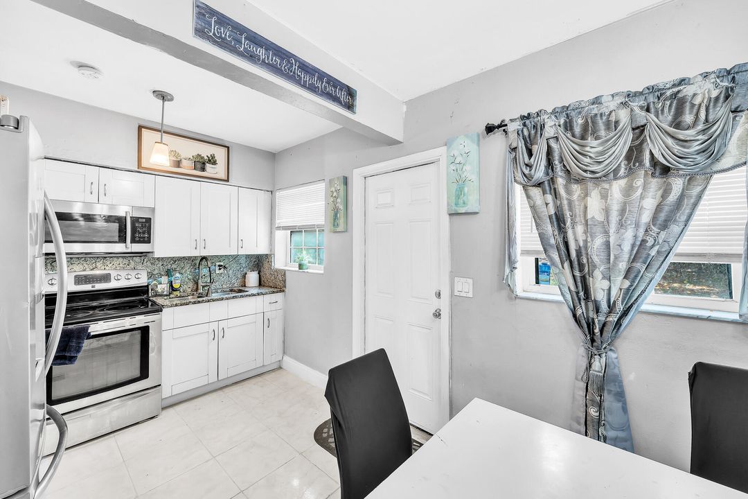 Active With Contract: $310,000 (3 beds, 1 baths, 1060 Square Feet)