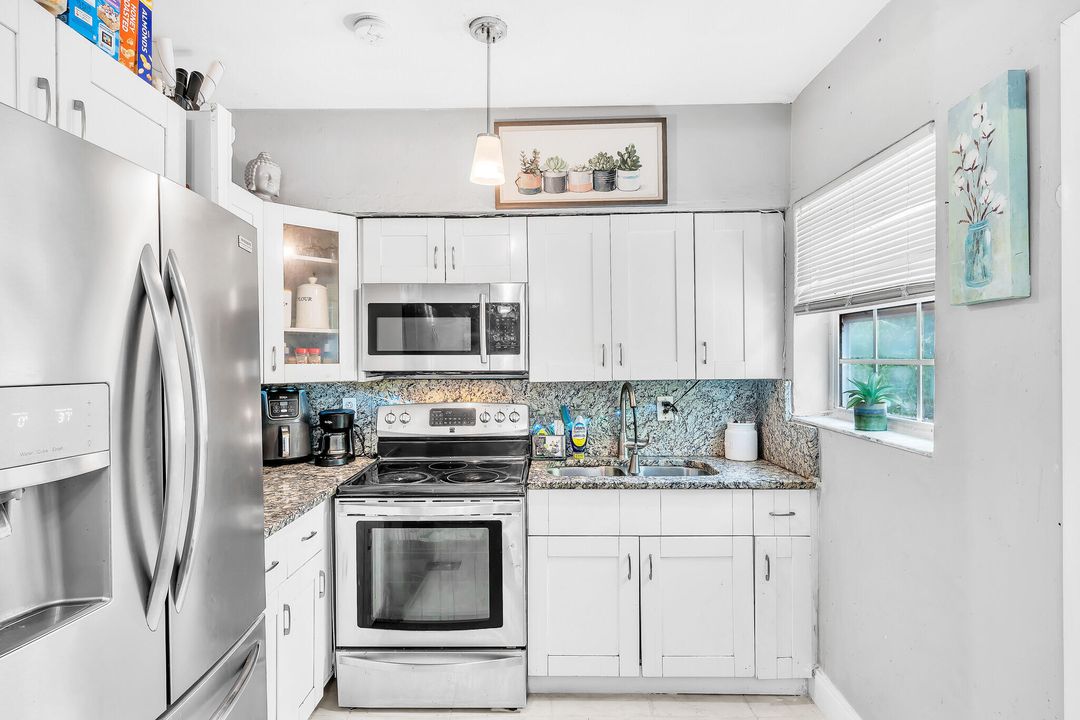 Active With Contract: $310,000 (3 beds, 1 baths, 1060 Square Feet)